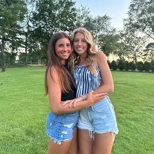 Meet your Posher, Abbey